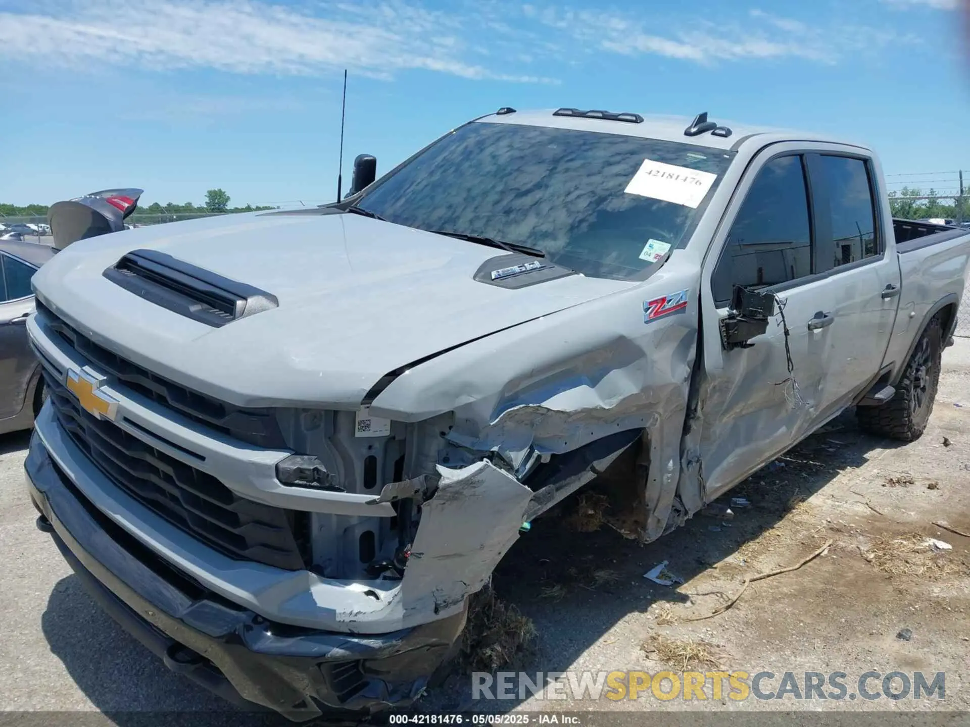 2 Photograph of a damaged car 2GC4YME73R1223318 CHEVROLET SILVERADO 2500HD 2024