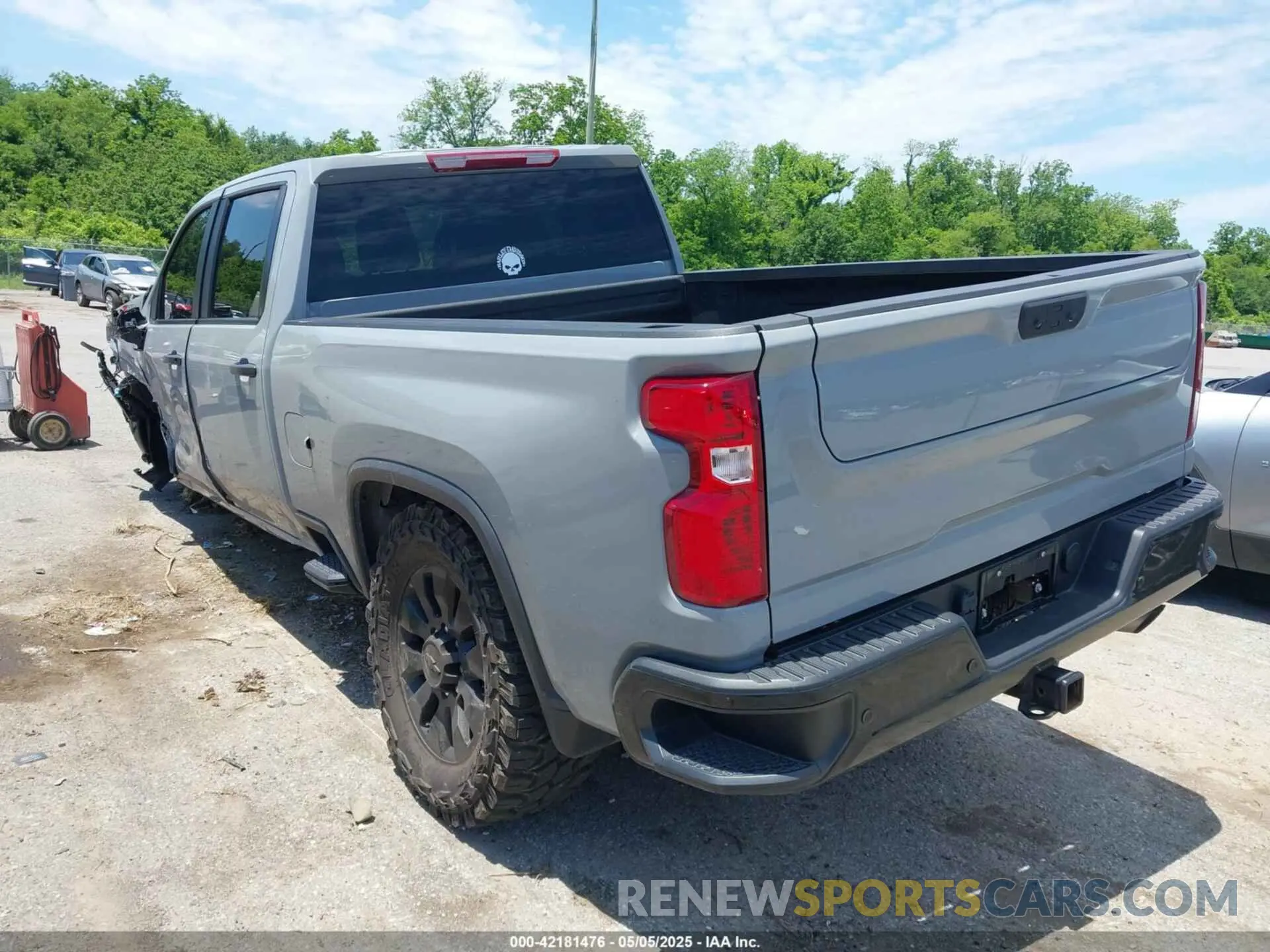 3 Photograph of a damaged car 2GC4YME73R1223318 CHEVROLET SILVERADO 2500HD 2024