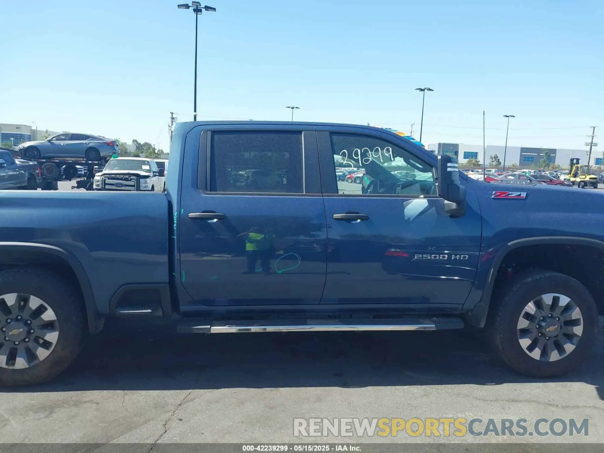 13 Фотография поврежденного автомобиля 2GC4YME77R1198889 CHEVROLET SILVERADO 2500HD 2024