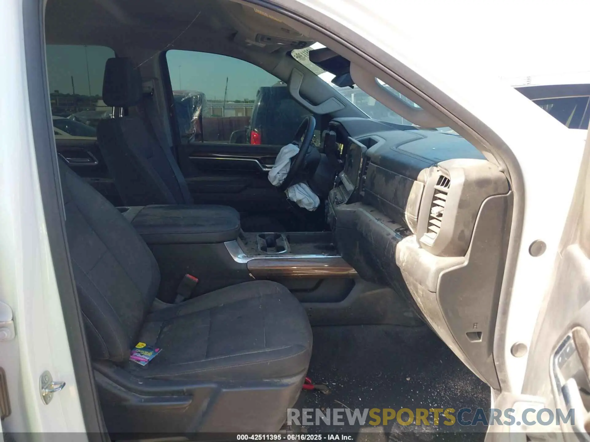 7 Photograph of a damaged car 2GC4YNE70R1244312 CHEVROLET SILVERADO 2500HD 2024