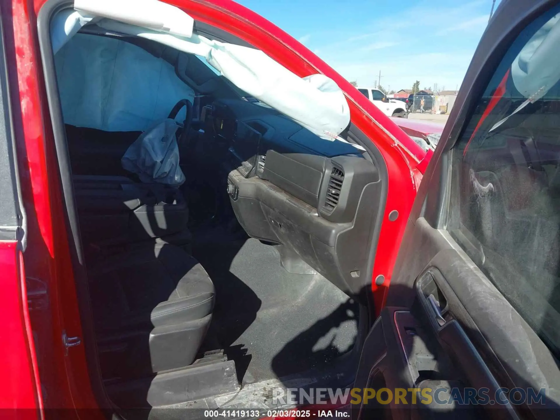 5 Photograph of a damaged car 2GC4YNEY2R1236740 CHEVROLET SILVERADO 2500HD 2024