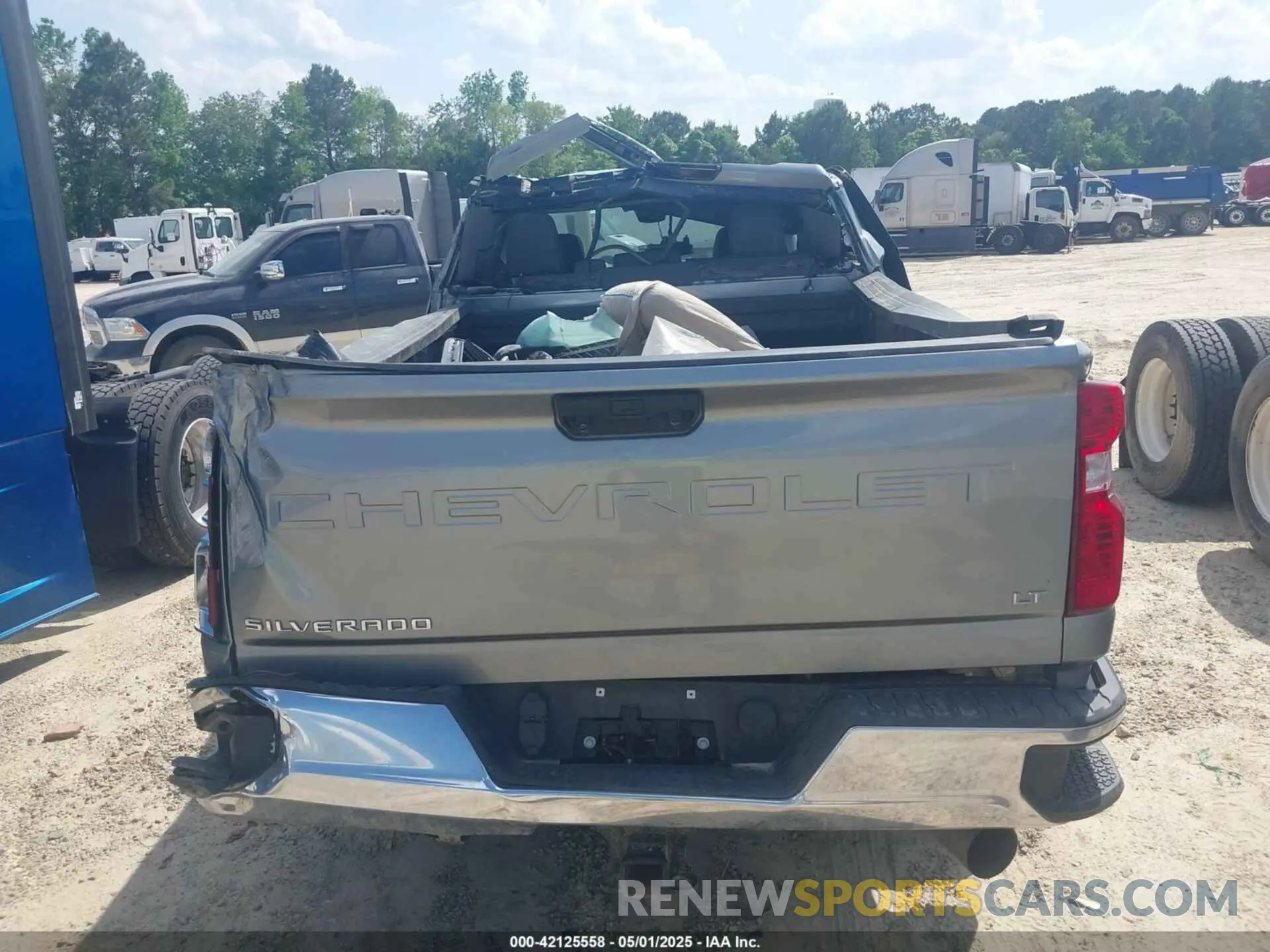 8 Photograph of a damaged car 2GC4YNEY3R1116767 CHEVROLET SILVERADO 2500HD 2024