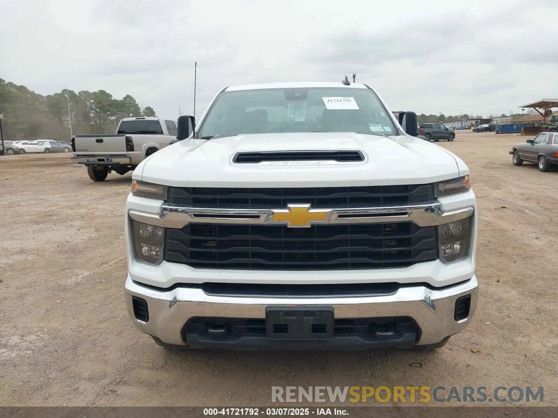 11 Фотография поврежденного автомобиля 2GC4YNEY6R1206303 CHEVROLET SILVERADO 2500HD 2024