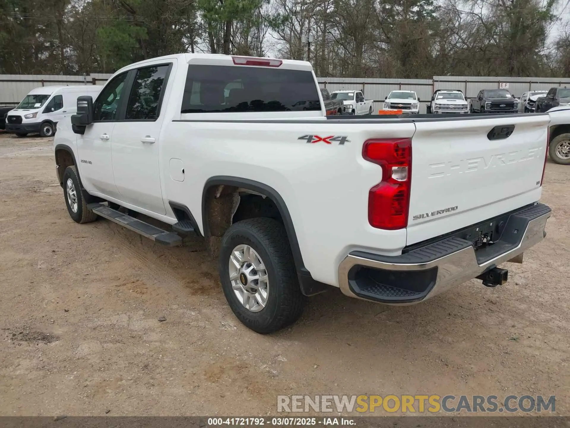 3 Фотография поврежденного автомобиля 2GC4YNEY6R1206303 CHEVROLET SILVERADO 2500HD 2024