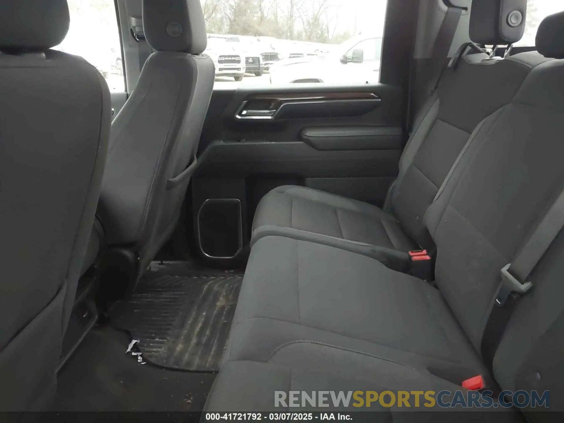 6 Фотография поврежденного автомобиля 2GC4YNEY6R1206303 CHEVROLET SILVERADO 2500HD 2024