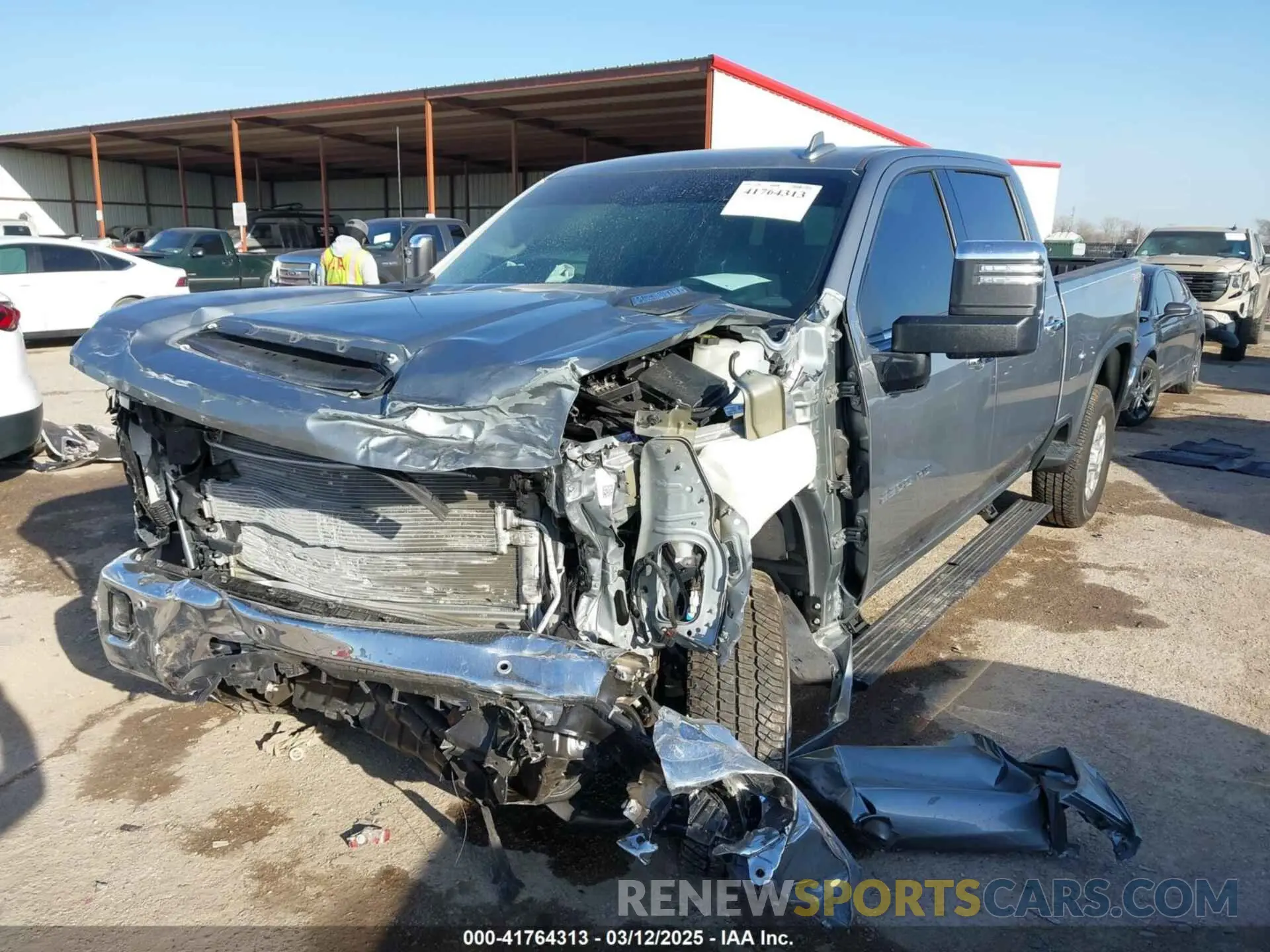 2 Фотография поврежденного автомобиля 2GC4YPEY1R1107948 CHEVROLET SILVERADO 2500HD 2024