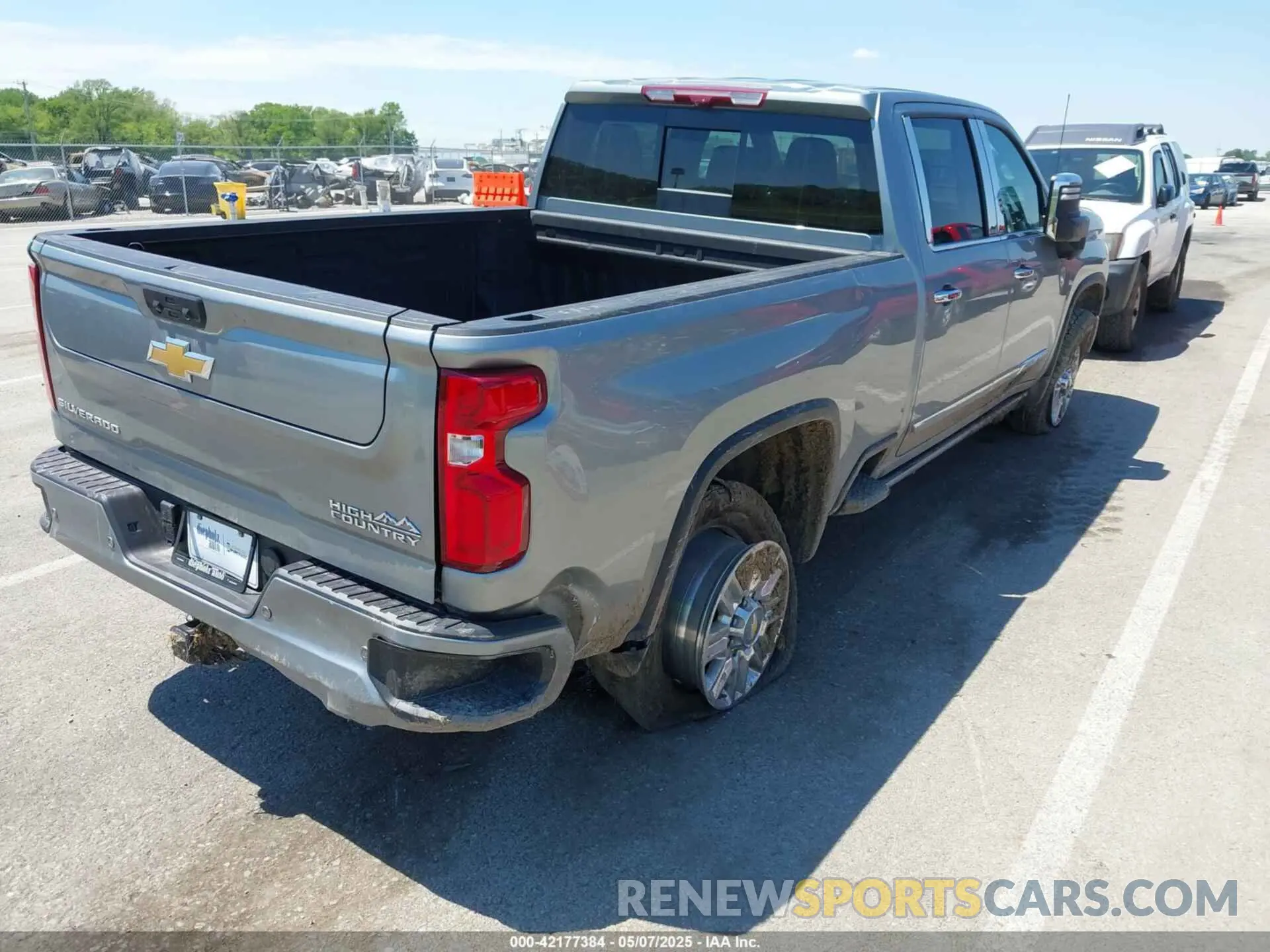 4 Photograph of a damaged car 2GC4YREY5R1176511 CHEVROLET SILVERADO 2500HD 2024