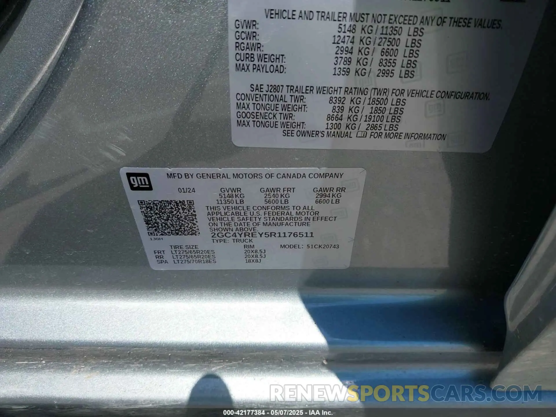 8 Photograph of a damaged car 2GC4YREY5R1176511 CHEVROLET SILVERADO 2500HD 2024