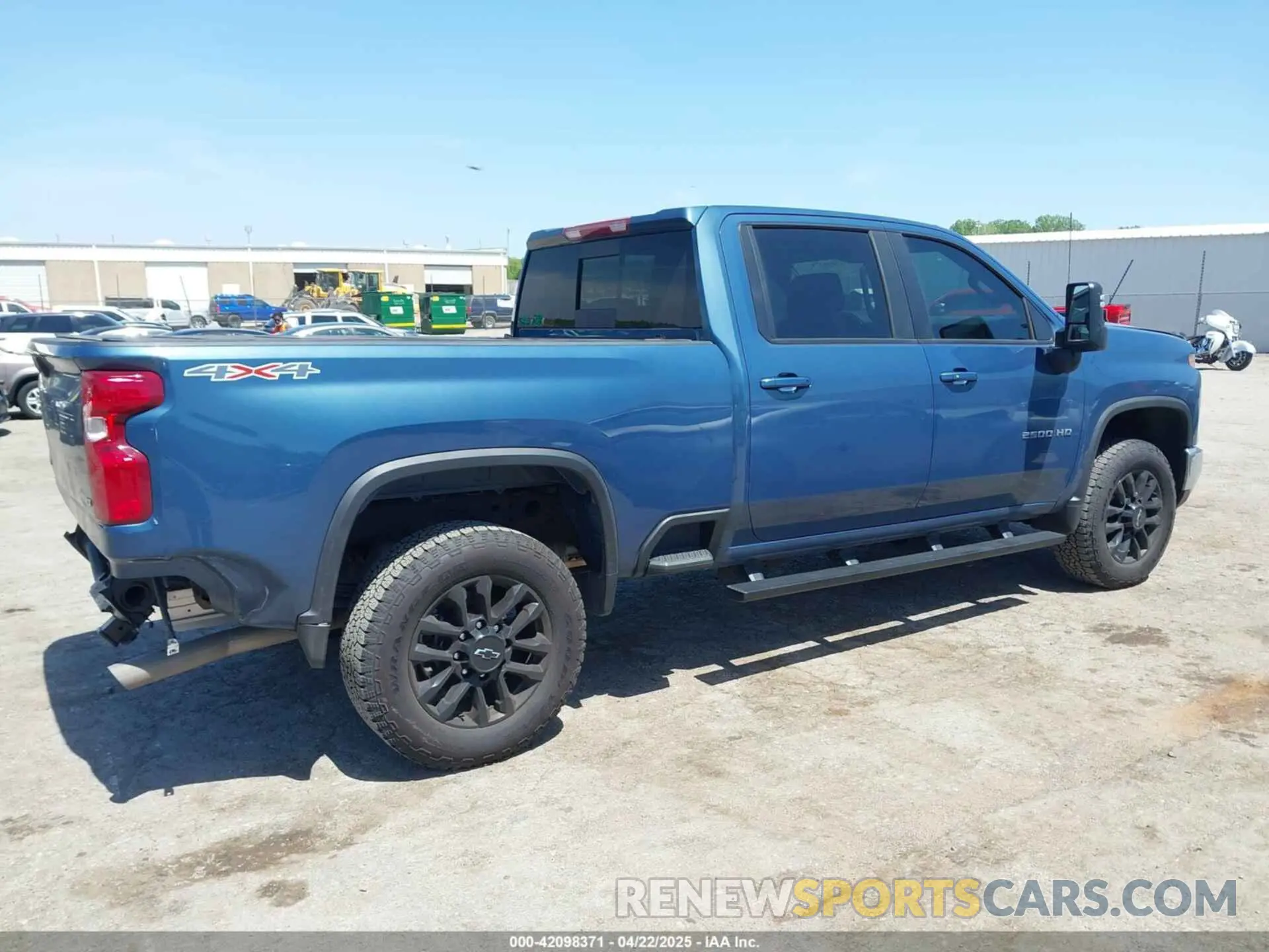 13 Photograph of a damaged car 1GC4KNE71SF104320 CHEVROLET SILVERADO 2500HD 2025