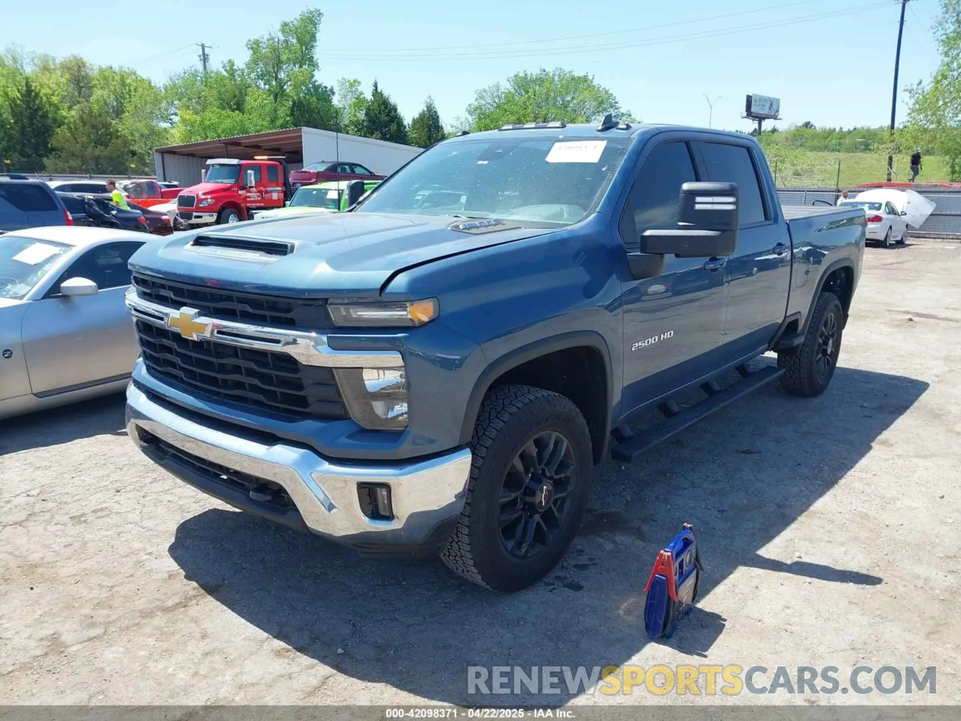 2 Photograph of a damaged car 1GC4KNE71SF104320 CHEVROLET SILVERADO 2500HD 2025