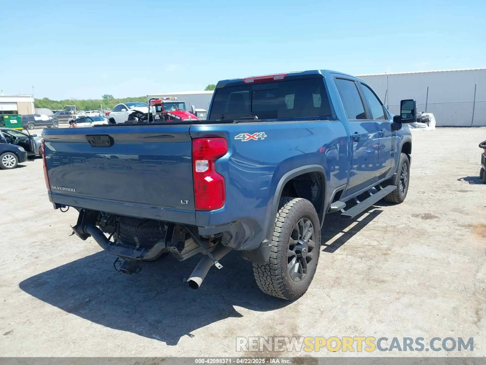 4 Photograph of a damaged car 1GC4KNE71SF104320 CHEVROLET SILVERADO 2500HD 2025