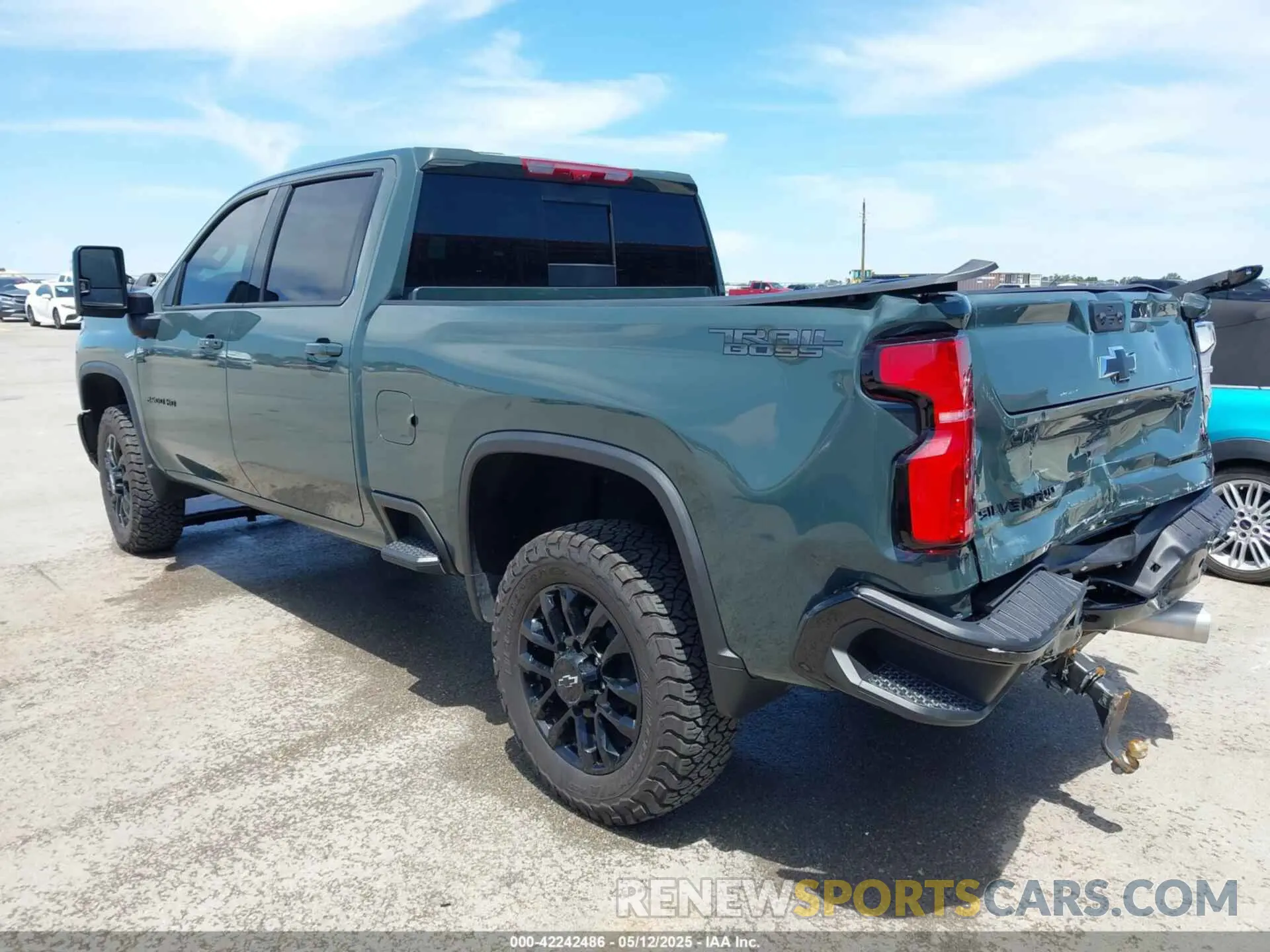 3 Photograph of a damaged car 1GC4KPEY6SF133025 CHEVROLET SILVERADO 2500HD 2025
