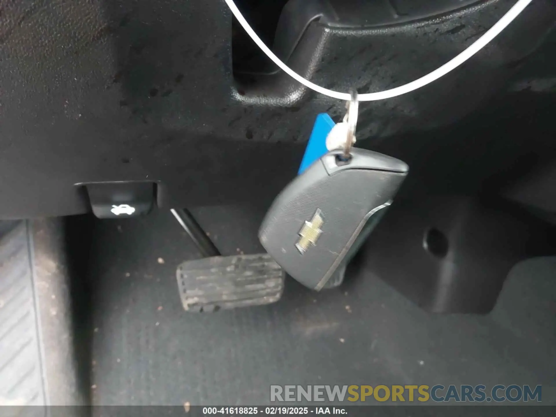 10 Photograph of a damaged car 2GC4KMEY3S1123350 CHEVROLET SILVERADO 2500HD 2025
