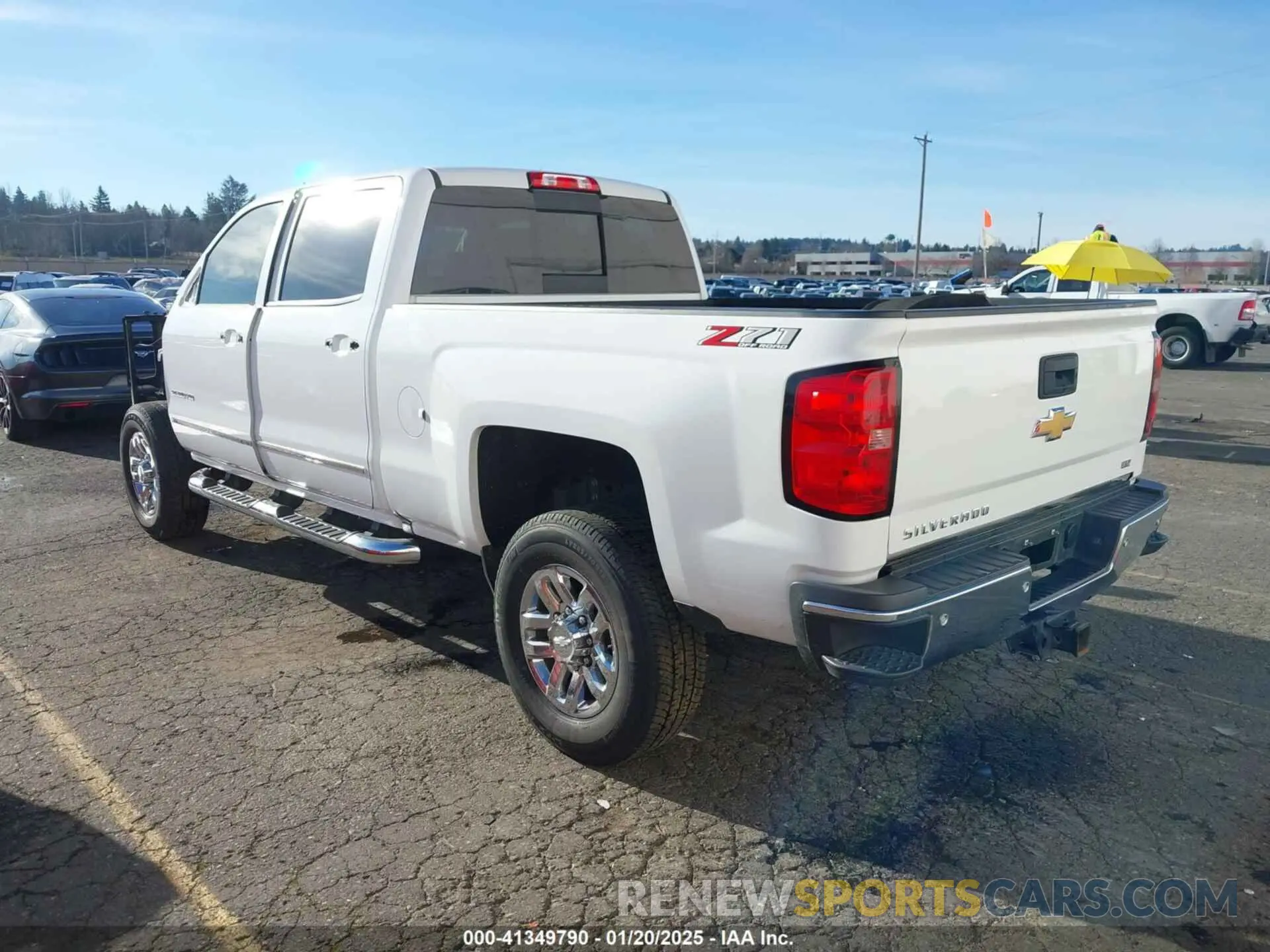 3 Фотография поврежденного автомобиля 1GC1KWEG5KF134820 CHEVROLET SILVERADO 3500HD 2019