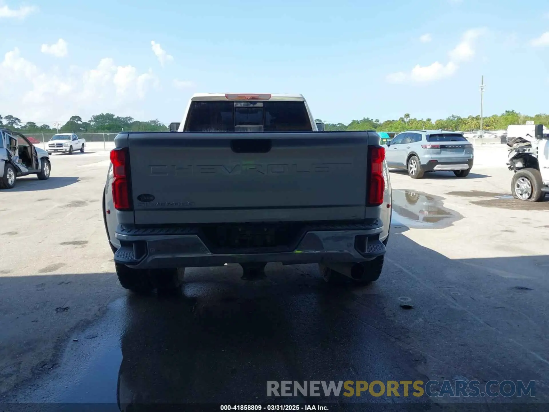 18 Photograph of a damaged car 1GC4YTEYXLF342096 CHEVROLET SILVERADO 3500HD 2020
