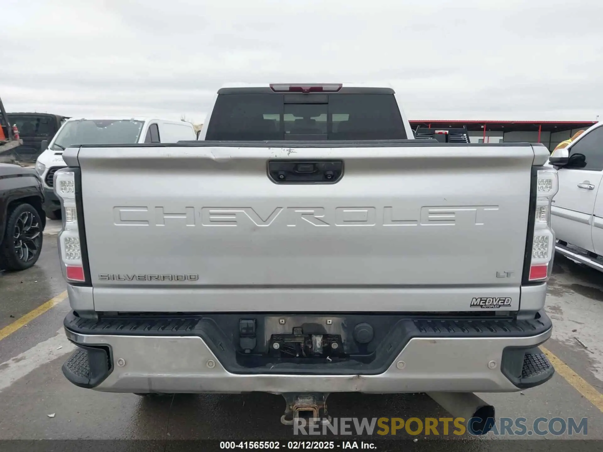 17 Photograph of a damaged car 1GC4YTEYXLF346360 CHEVROLET SILVERADO 3500HD 2020