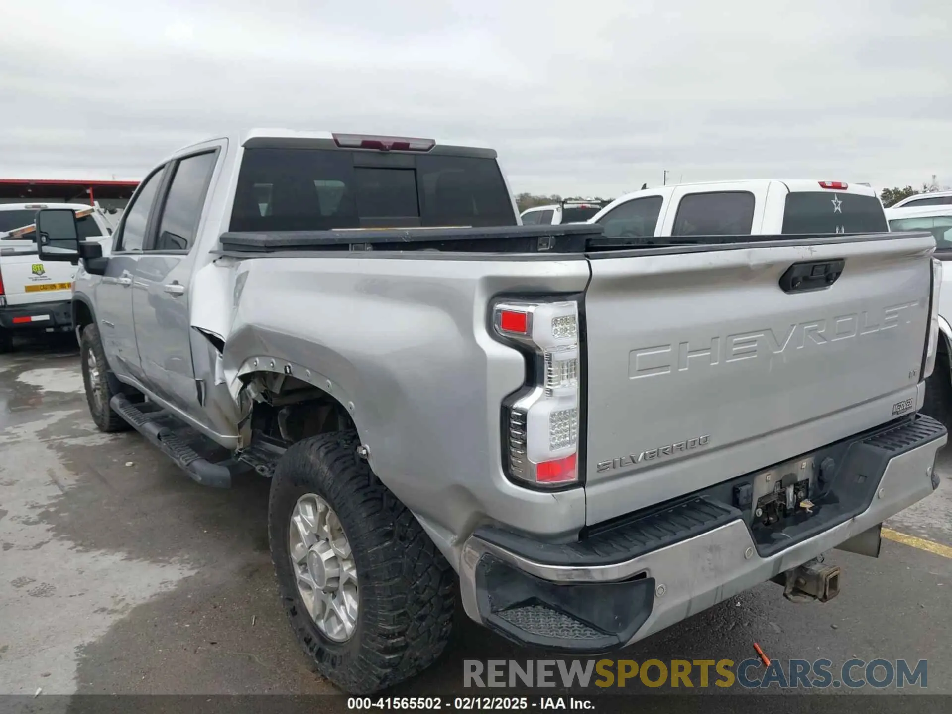 18 Photograph of a damaged car 1GC4YTEYXLF346360 CHEVROLET SILVERADO 3500HD 2020