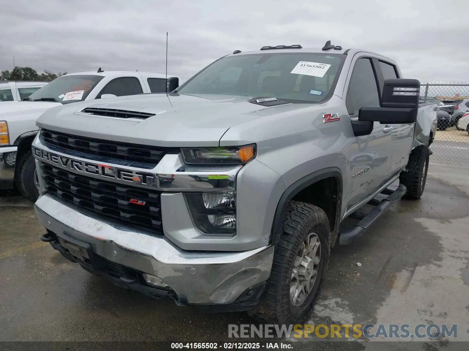 2 Photograph of a damaged car 1GC4YTEYXLF346360 CHEVROLET SILVERADO 3500HD 2020