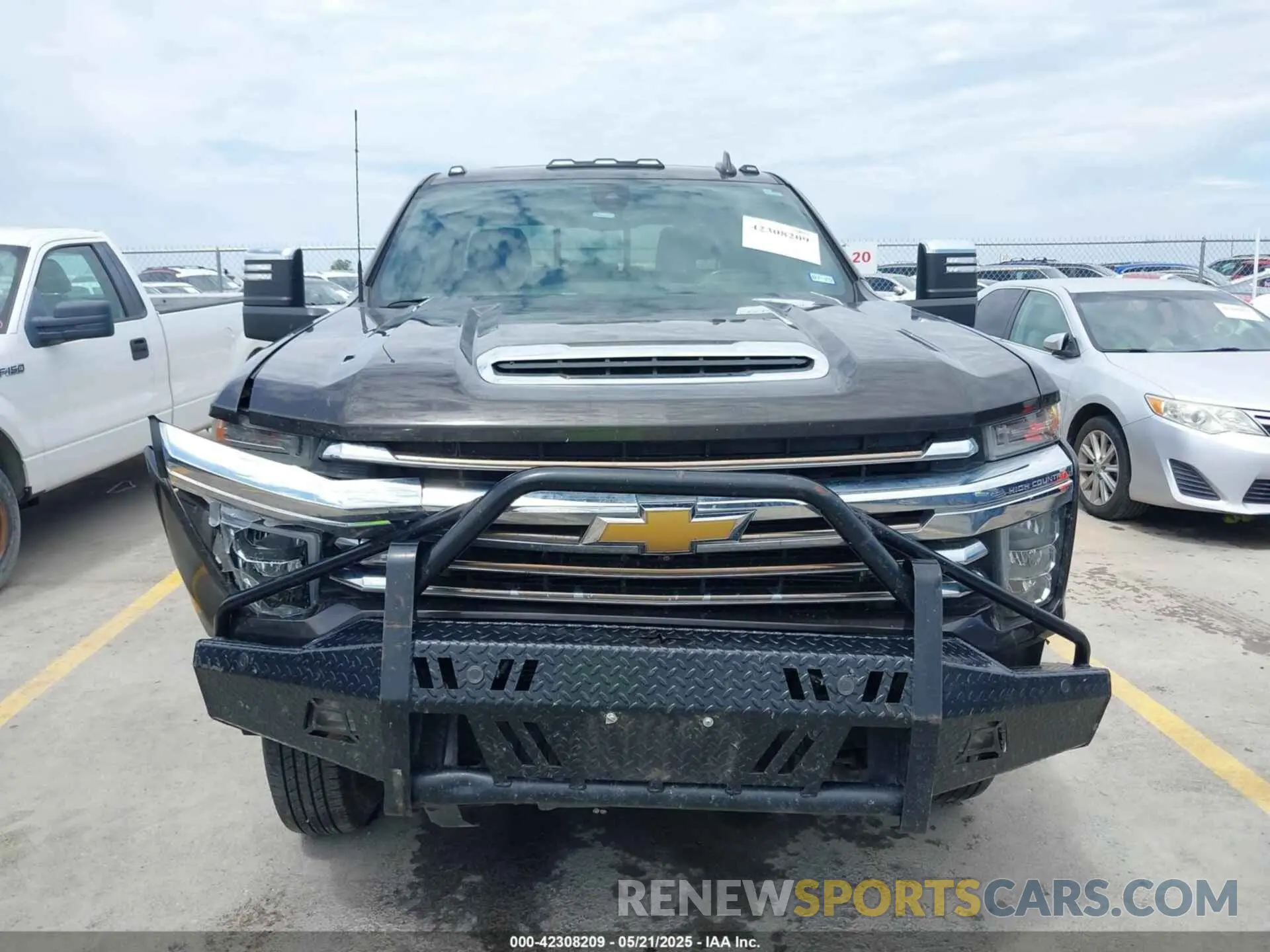 10 Photograph of a damaged car 1GC4YVEY1LF295648 CHEVROLET SILVERADO 3500HD 2020