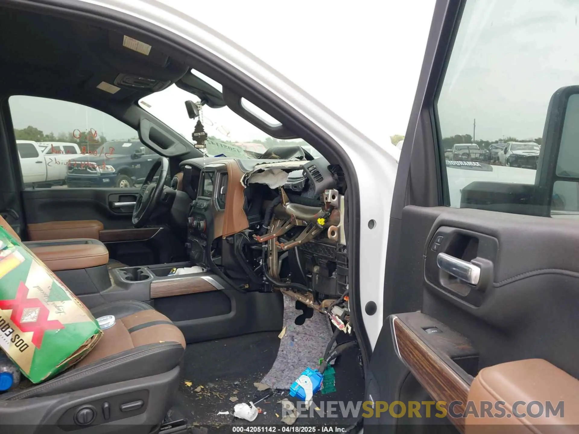 5 Photograph of a damaged car 1GC4YVEY2LF211787 CHEVROLET SILVERADO 3500HD 2020