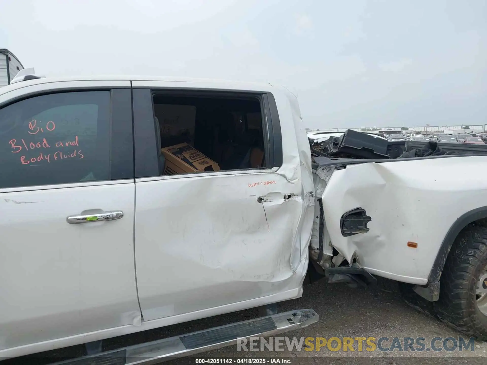 6 Photograph of a damaged car 1GC4YVEY2LF211787 CHEVROLET SILVERADO 3500HD 2020