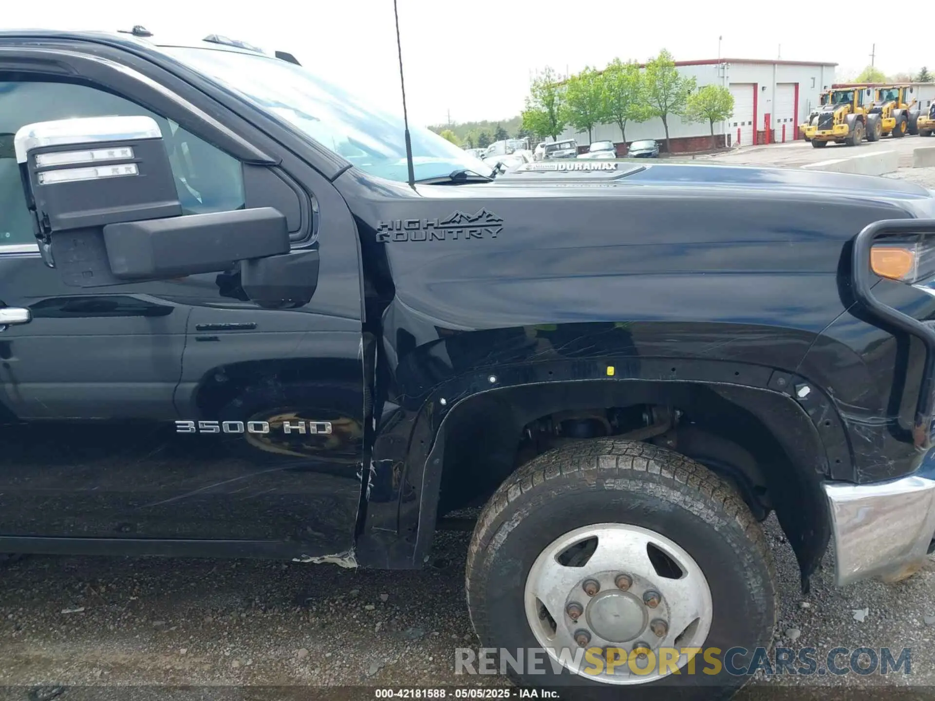 17 Photograph of a damaged car 1GC4YUEY2MF262296 CHEVROLET SILVERADO 3500HD 2021
