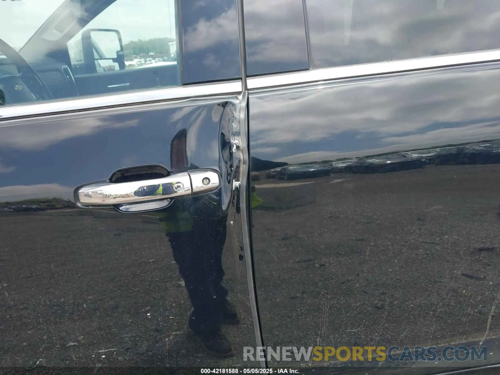 18 Photograph of a damaged car 1GC4YUEY2MF262296 CHEVROLET SILVERADO 3500HD 2021