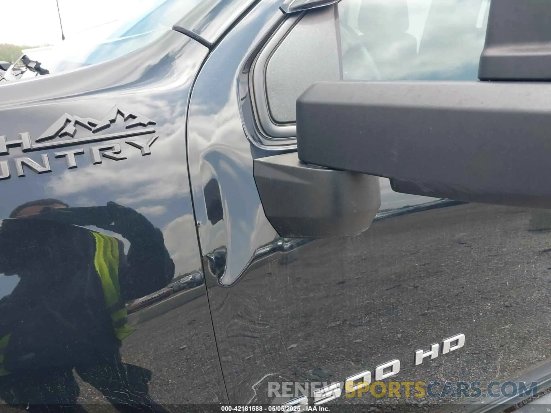 19 Photograph of a damaged car 1GC4YUEY2MF262296 CHEVROLET SILVERADO 3500HD 2021