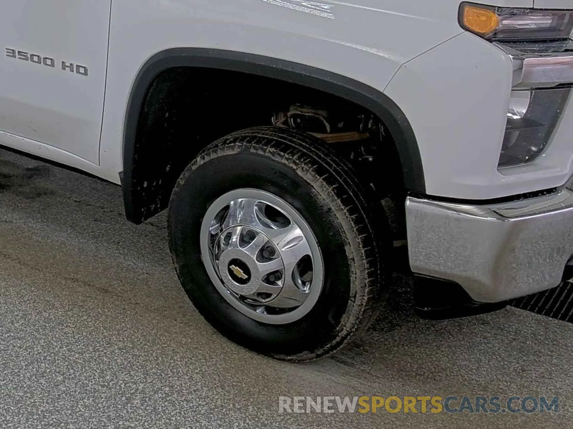 6 Photograph of a damaged car 1GC4YTE70NF171935 CHEVROLET SILVERADO 3500HD 2022