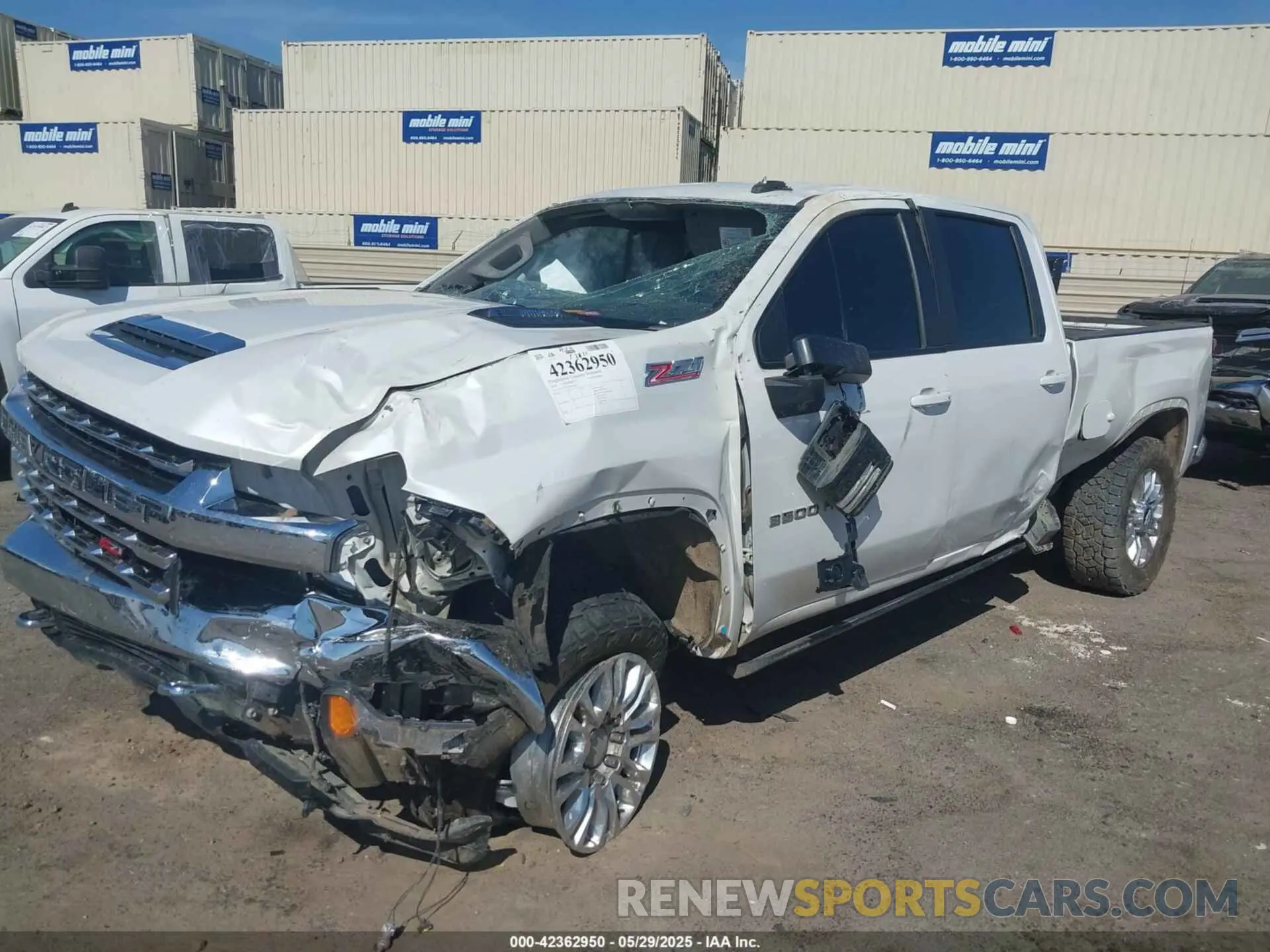 2 Photograph of a damaged car 1GC4YTEY1NF118427 CHEVROLET SILVERADO 3500HD 2022
