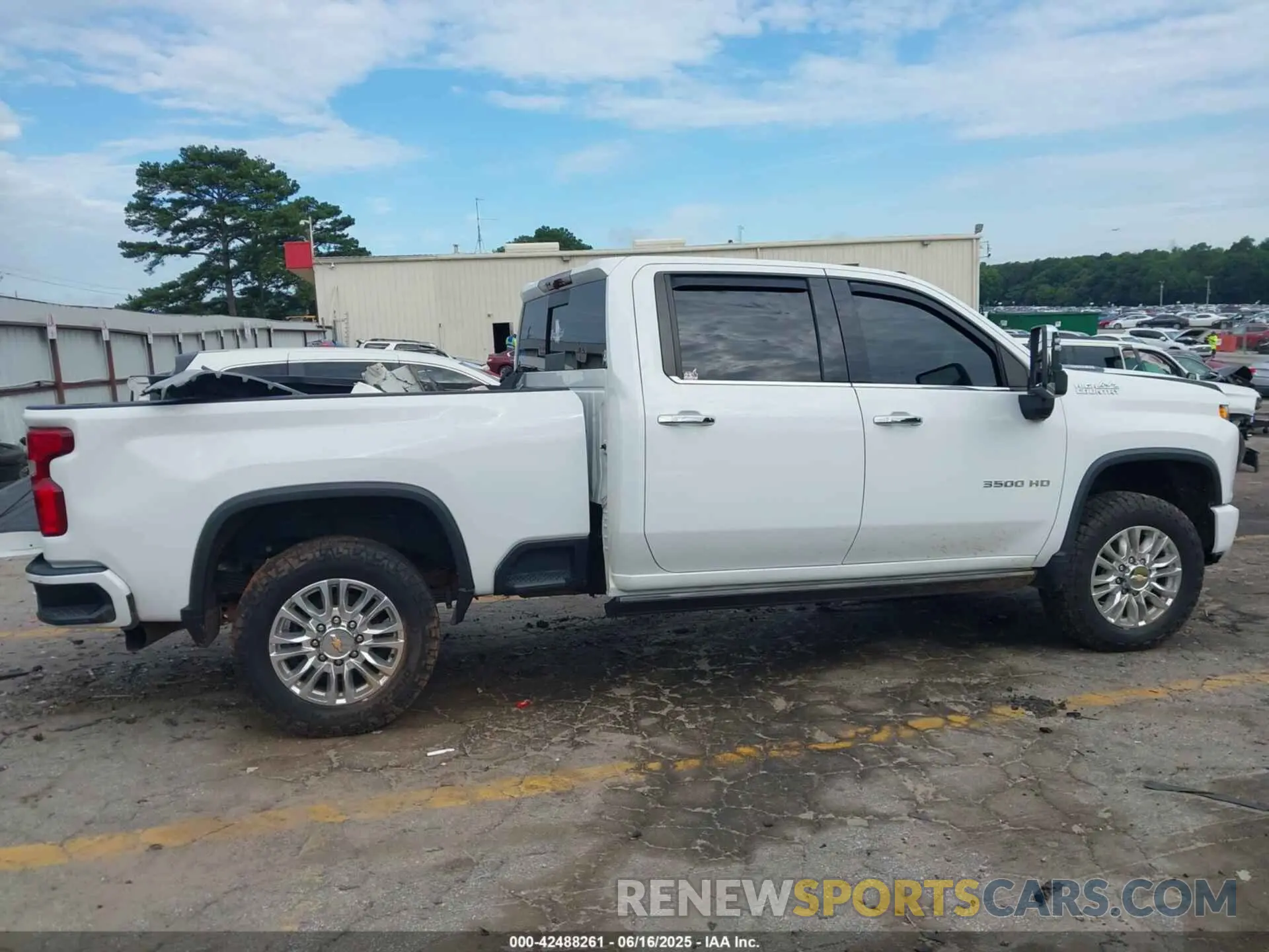13 Photograph of a damaged car 1GC4YVEY2NF120358 CHEVROLET SILVERADO 3500HD 2022