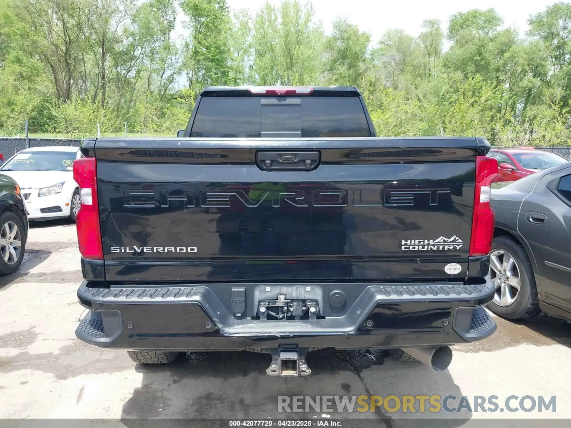 18 Photograph of a damaged car 2GC4YVEY1N1218448 CHEVROLET SILVERADO 3500HD 2022