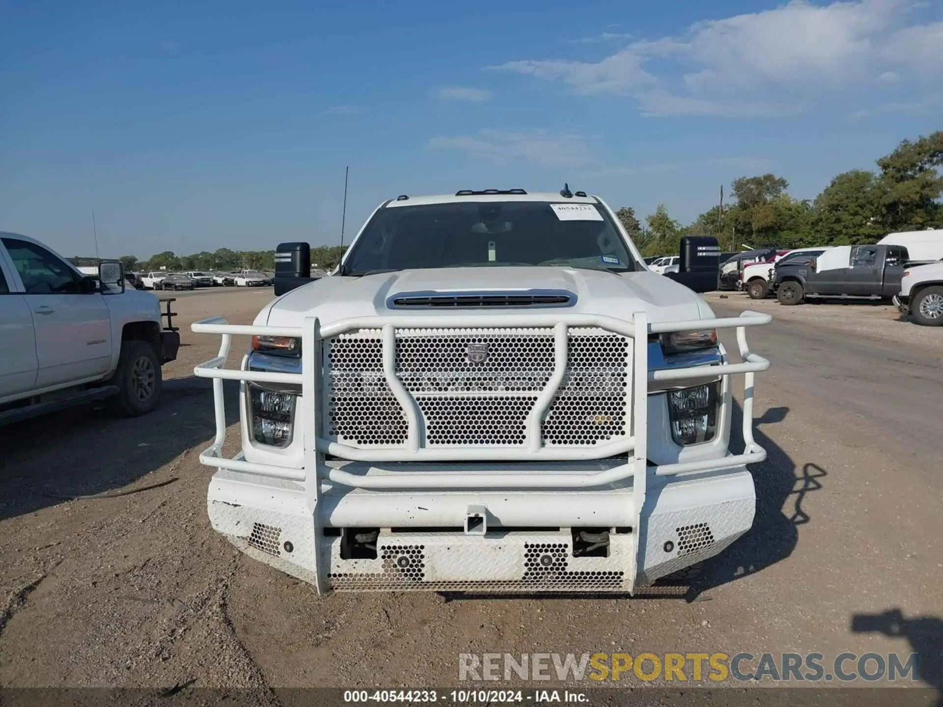 12 Photograph of a damaged car 1GC4YTEY1PF169445 CHEVROLET SILVERADO 3500HD 2023