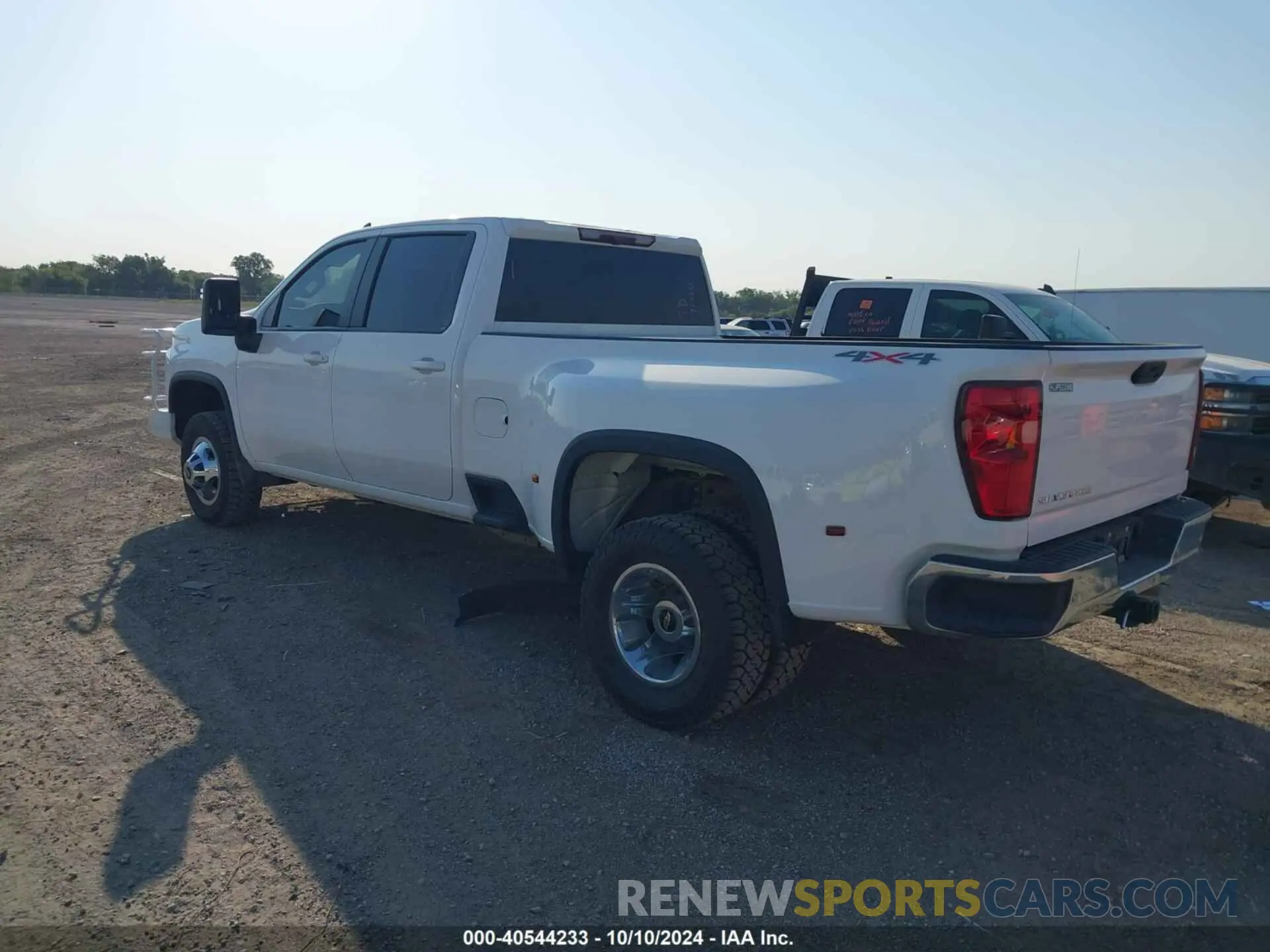 3 Photograph of a damaged car 1GC4YTEY1PF169445 CHEVROLET SILVERADO 3500HD 2023