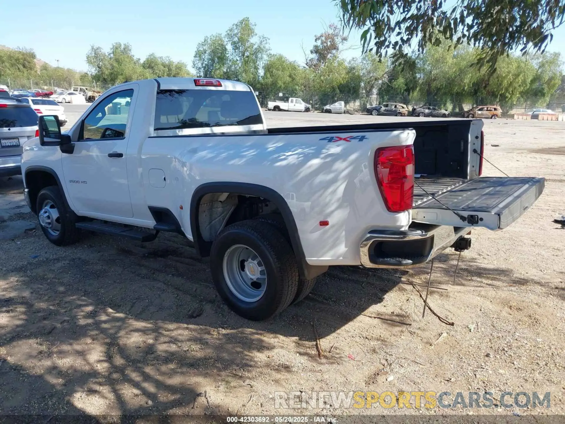 3 Photograph of a damaged car 1GC3YSEY8RF387083 CHEVROLET SILVERADO 3500HD 2024