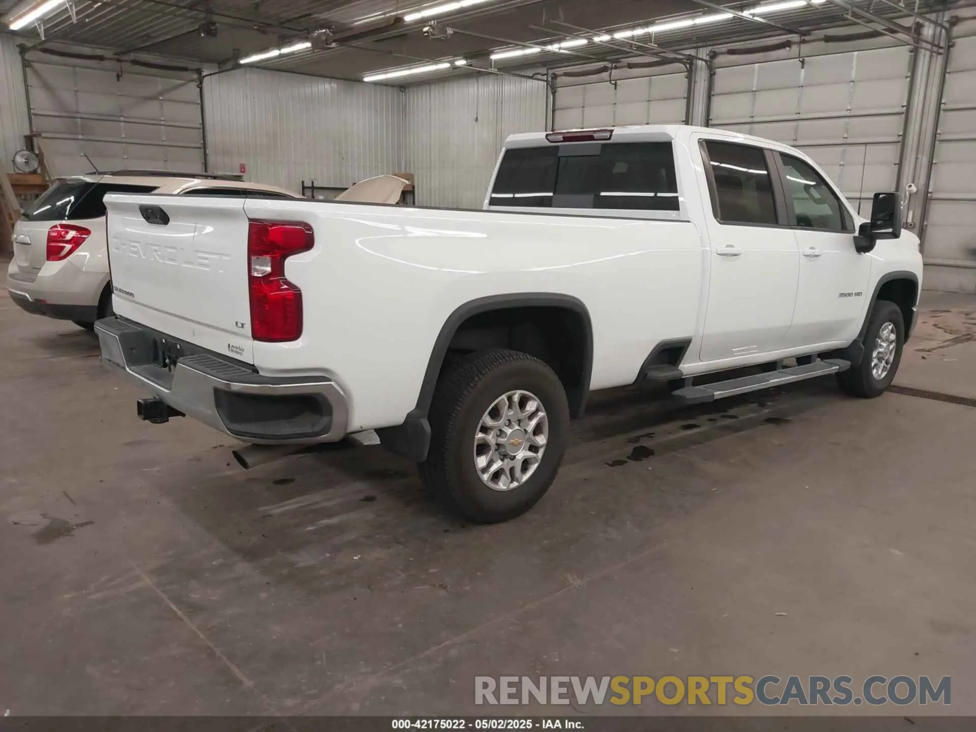 4 Photograph of a damaged car 1GC4YTE77RF125329 CHEVROLET SILVERADO 3500HD 2024