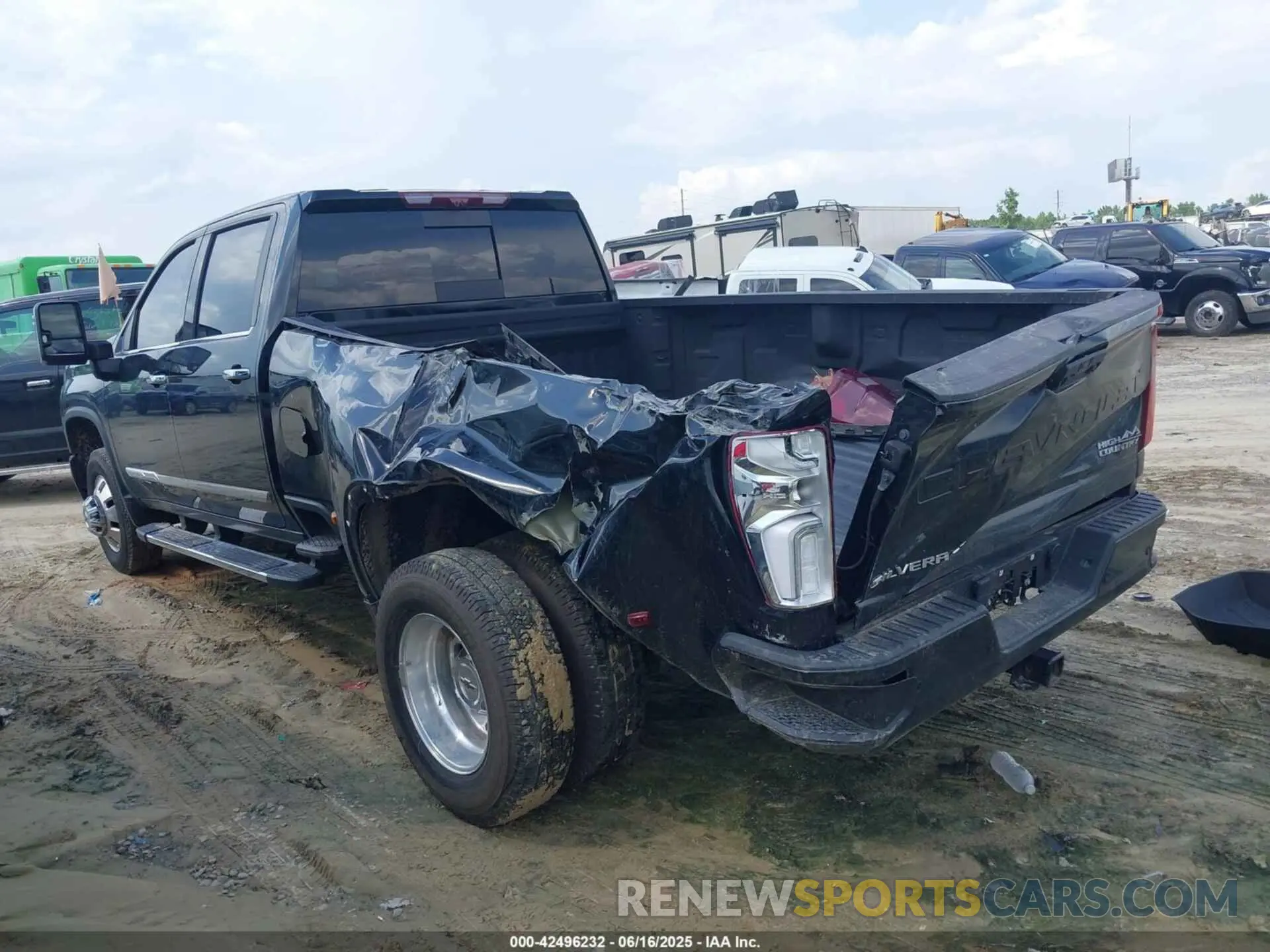 3 Photograph of a damaged car 1GC4YVEY7RF394483 CHEVROLET SILVERADO 3500HD 2024