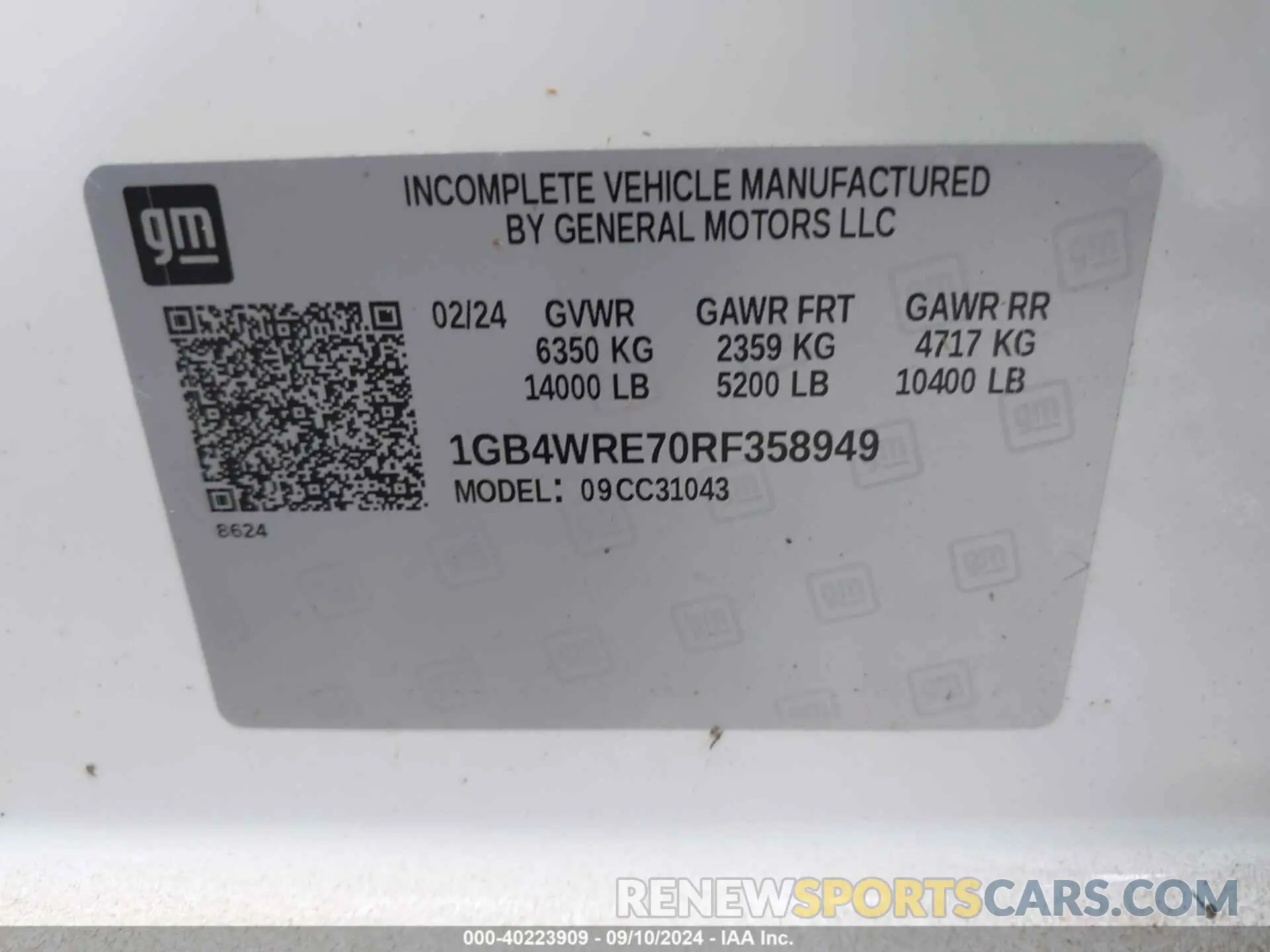 9 Photograph of a damaged car 1GB4WRE70RF358949 CHEVROLET SILVERADO 3500HD CC 2024