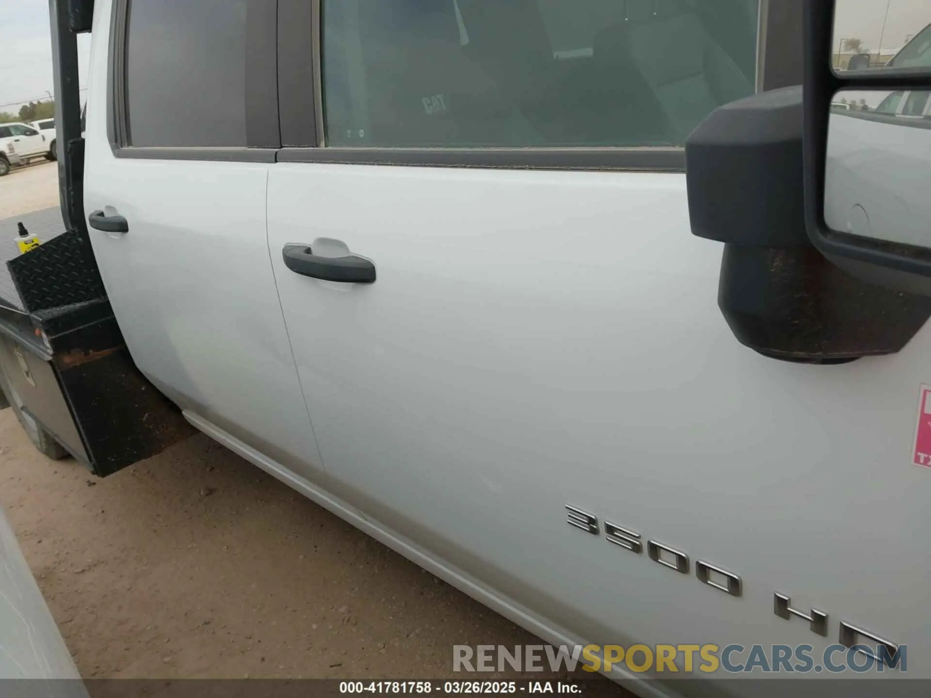 11 Фотография поврежденного автомобиля 1GB4YSEY3PF235573 CHEVROLET SILVERADO 3500HD CHASSIS 2023