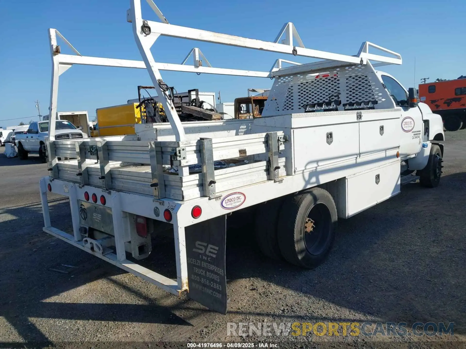 4 Фотография поврежденного автомобиля 1HTKHPVK8KH306553 CHEVROLET SILVERADO 4500HD 2019