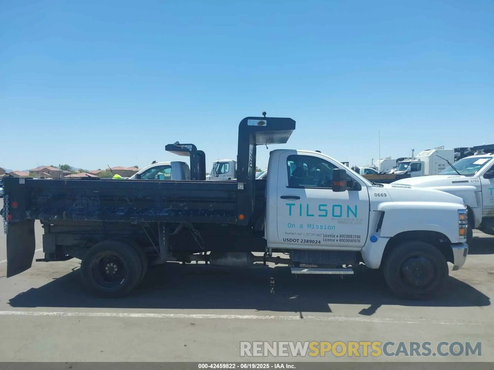 13 Photograph of a damaged car 1HTKHPVM2NH270946 CHEVROLET SILVERADO 4500HD 2022