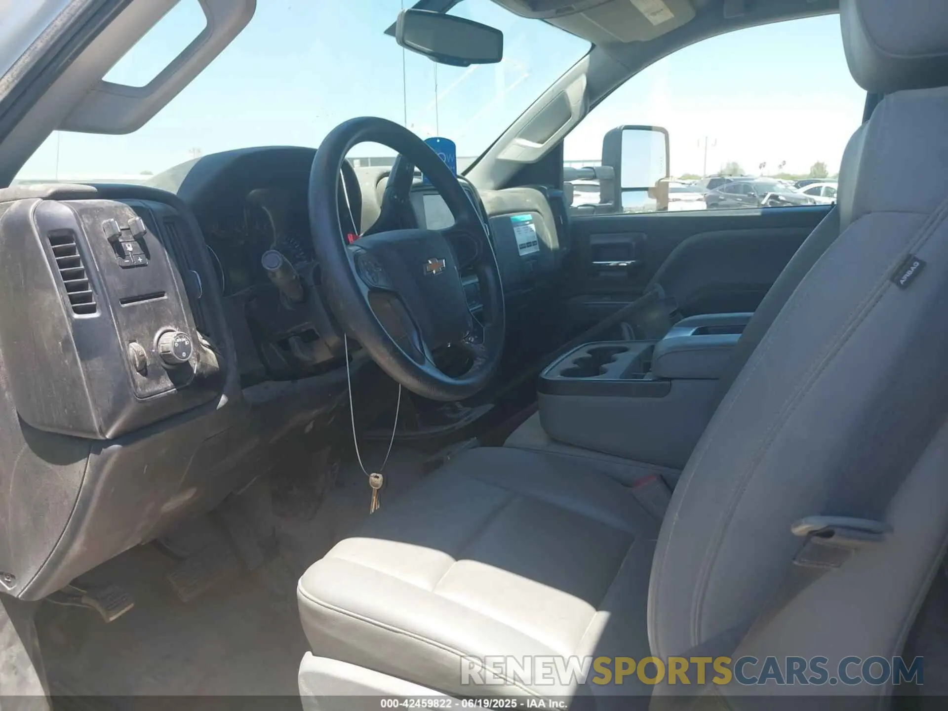 7 Photograph of a damaged car 1HTKHPVM2NH270946 CHEVROLET SILVERADO 4500HD 2022