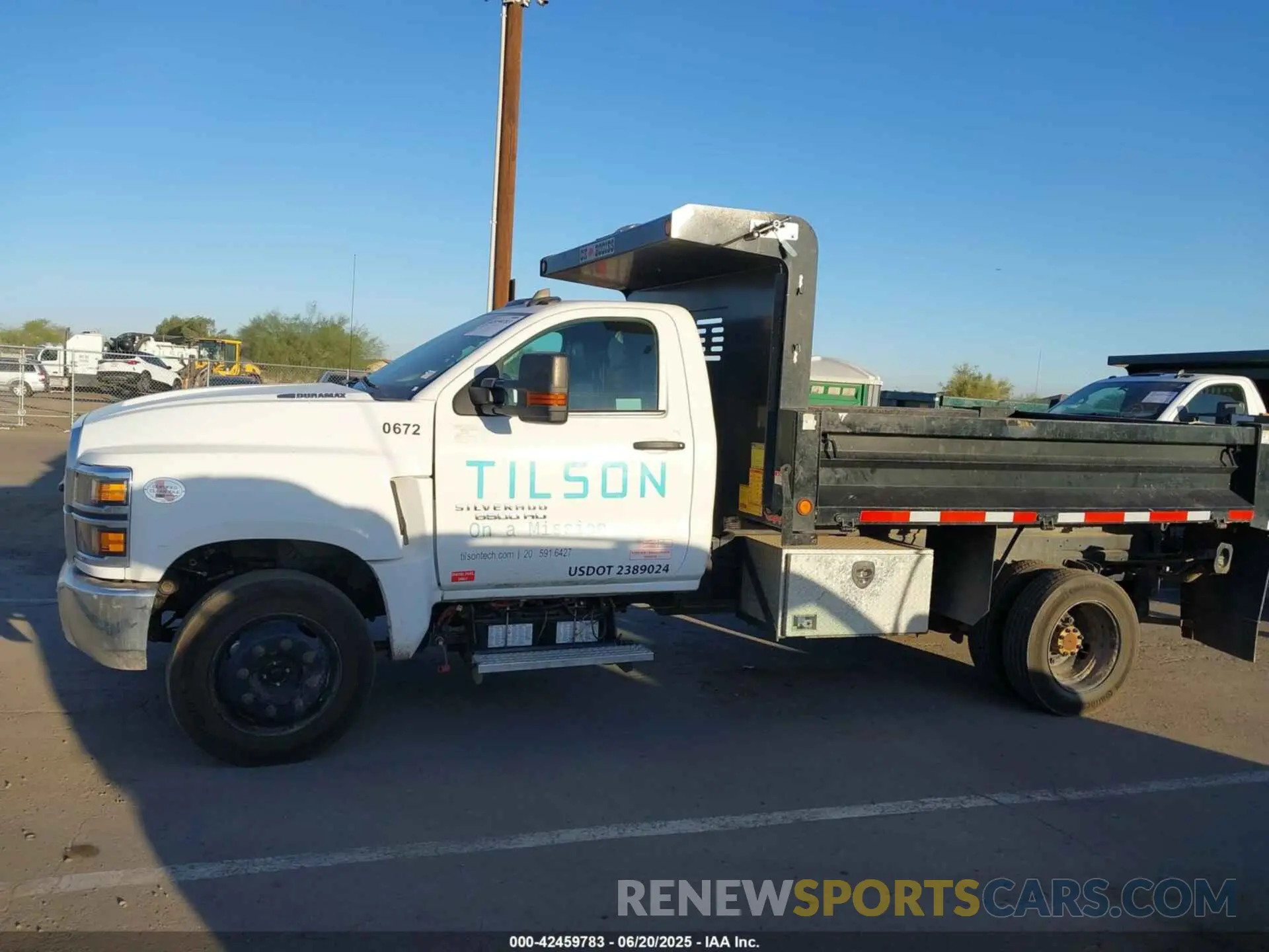 14 Photograph of a damaged car 1HTKHPVM9NH293379 CHEVROLET SILVERADO 4500HD 2022