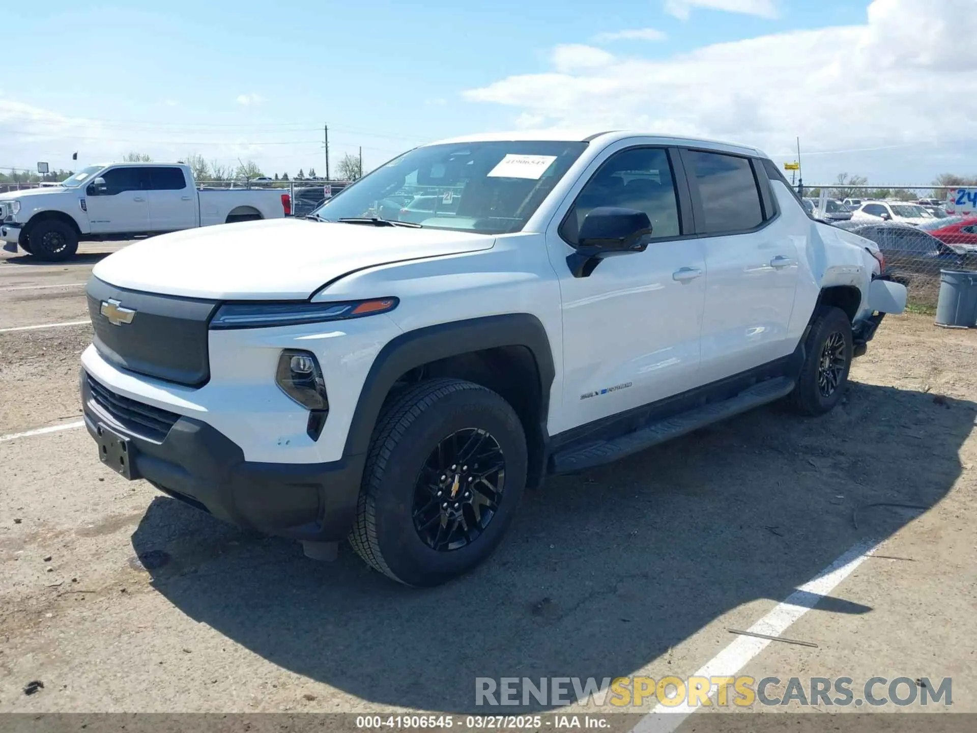 2 Photograph of a damaged car 1GC10VEL6RU201587 CHEVROLET SILVERADO EV 2024