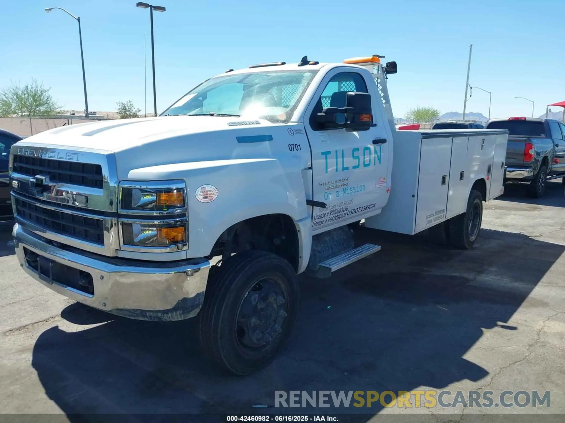 2 Photograph of a damaged car 1HTKJPVM2PH333566 CHEVROLET SILVERADO MD 2023