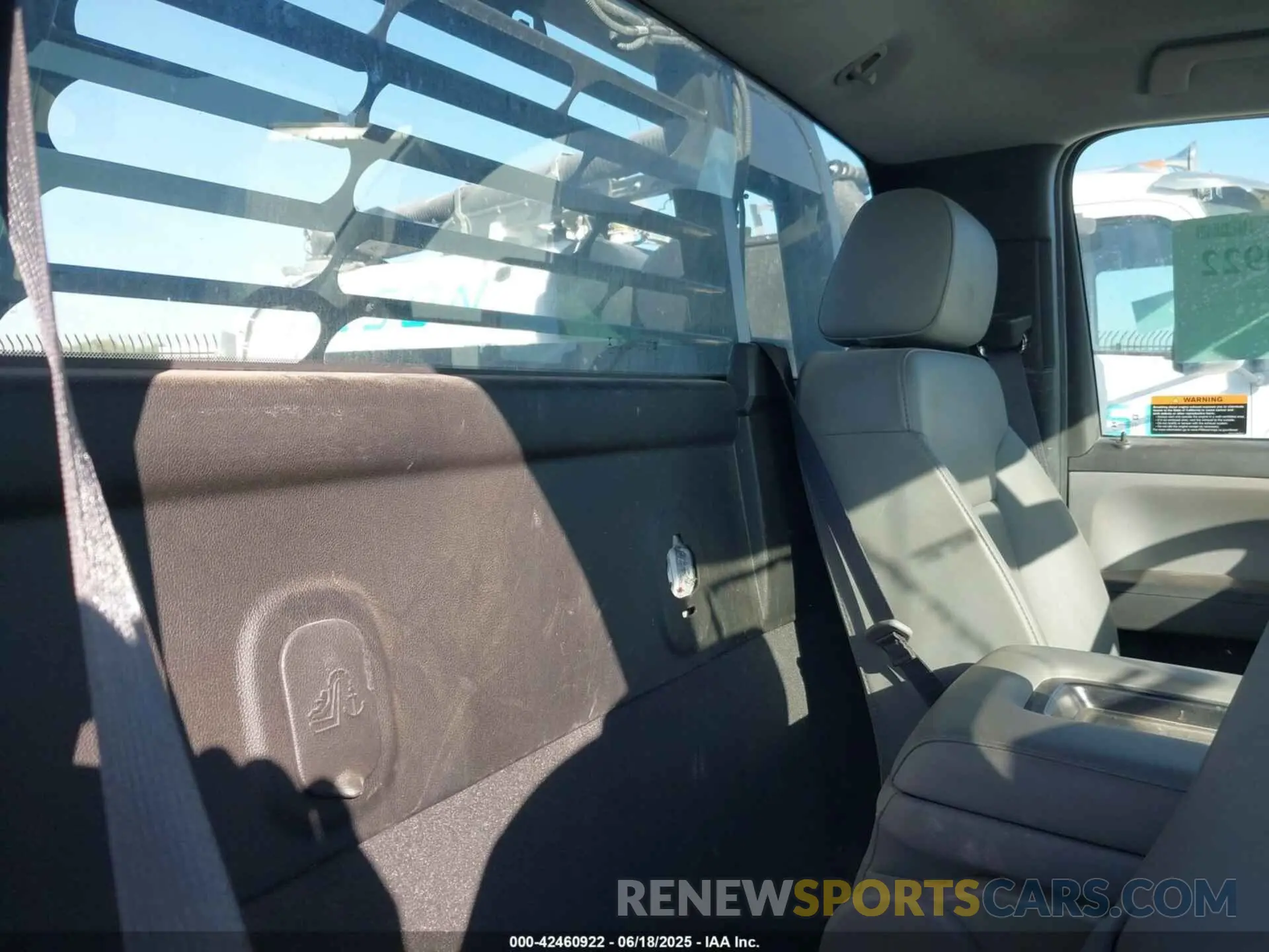 6 Фотография поврежденного автомобиля 1HTKJPVM4PH130940 CHEVROLET SILVERADO MD 2023