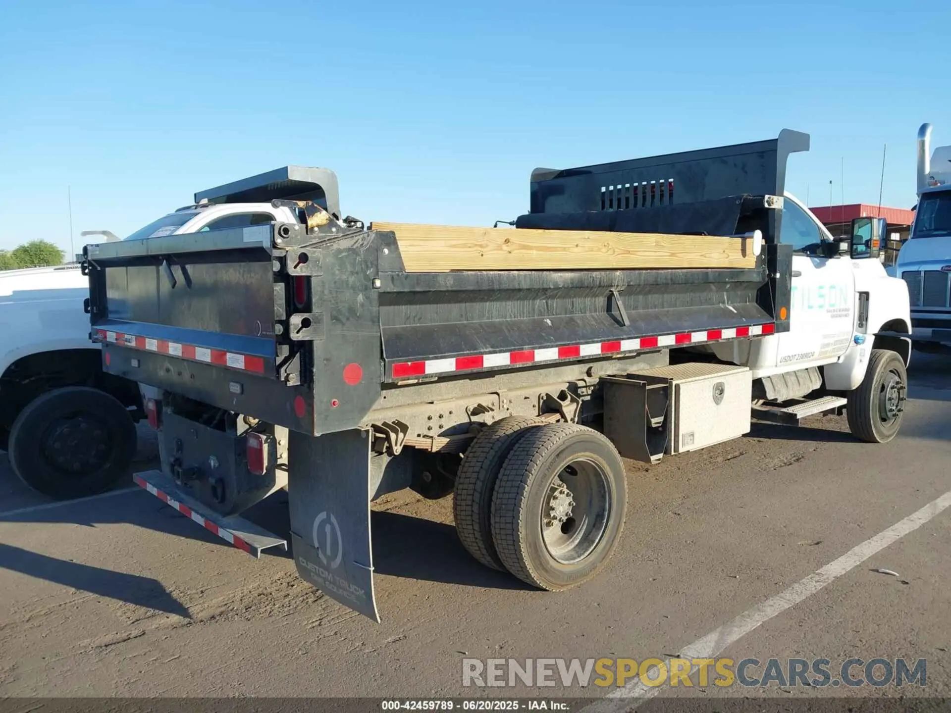 4 Фотография поврежденного автомобиля 1HTKJPVM5PH218475 CHEVROLET SILVERADO MD 2023