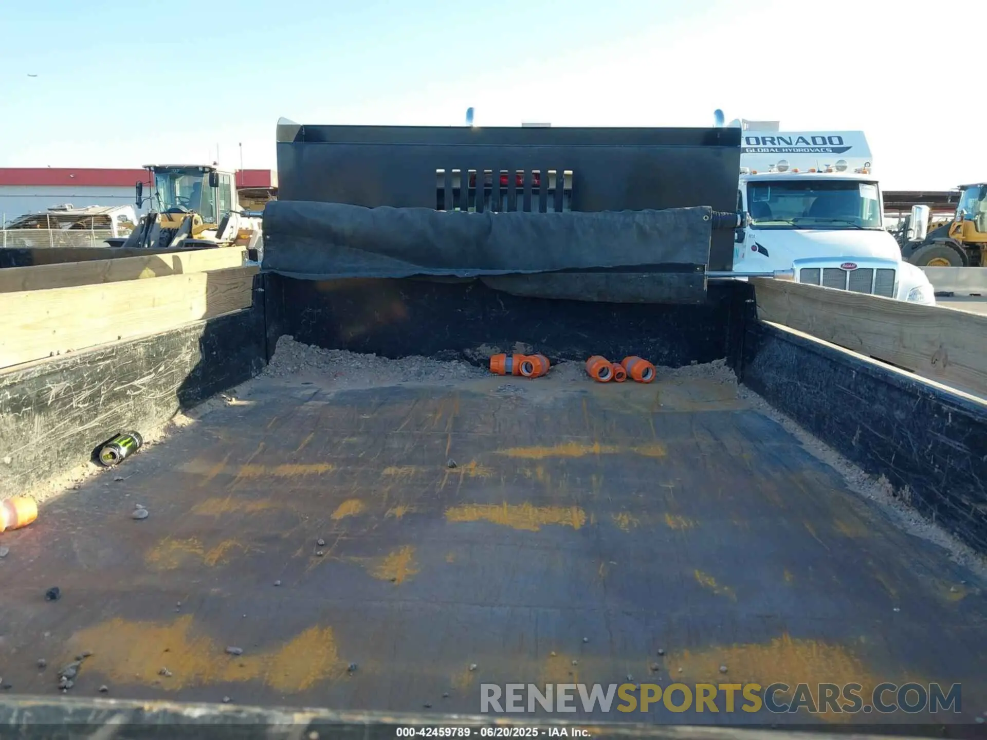 6 Фотография поврежденного автомобиля 1HTKJPVM5PH218475 CHEVROLET SILVERADO MD 2023