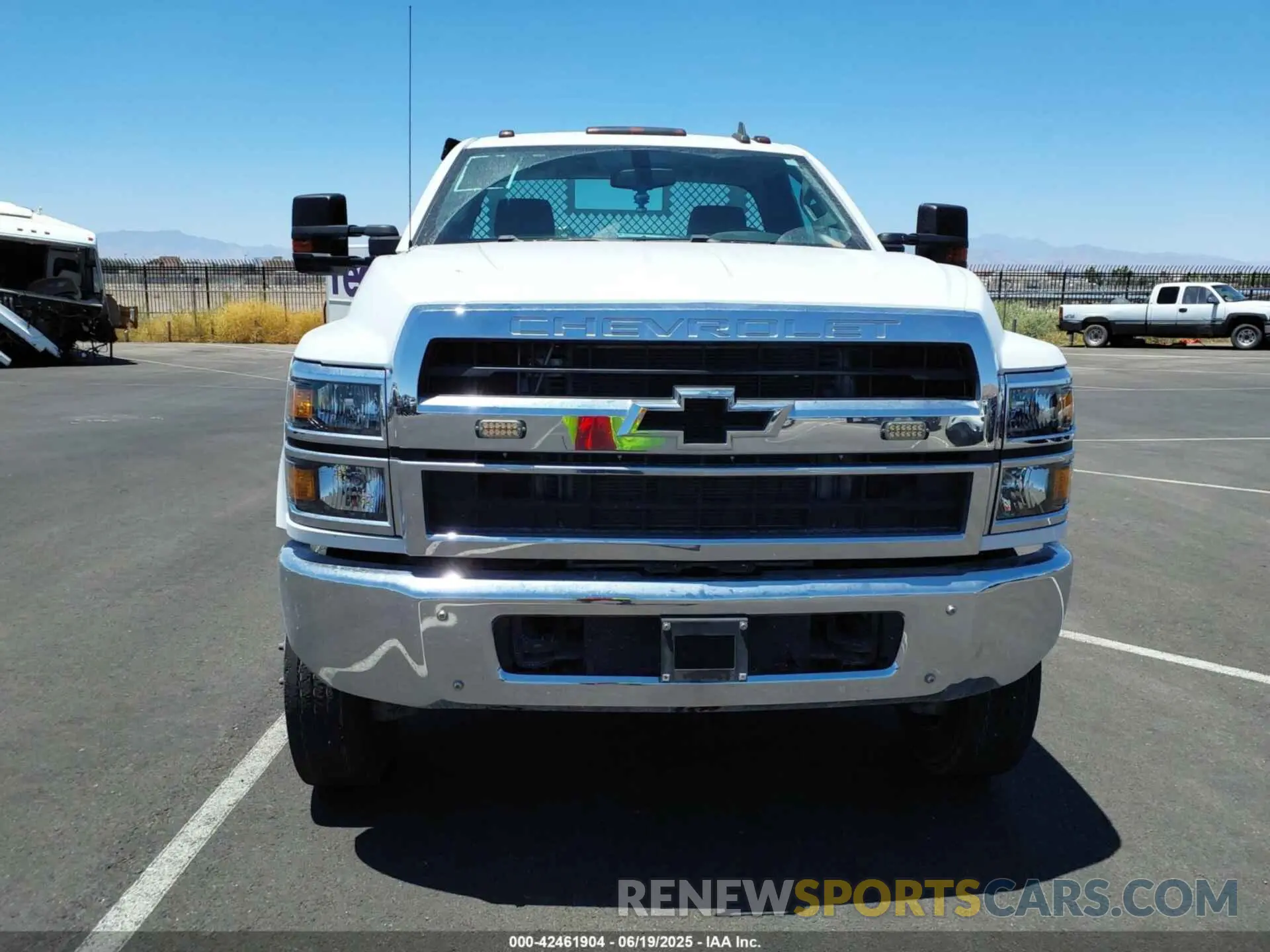 12 Фотография поврежденного автомобиля 1HTKJPVM5PH333562 CHEVROLET SILVERADO MD 2023