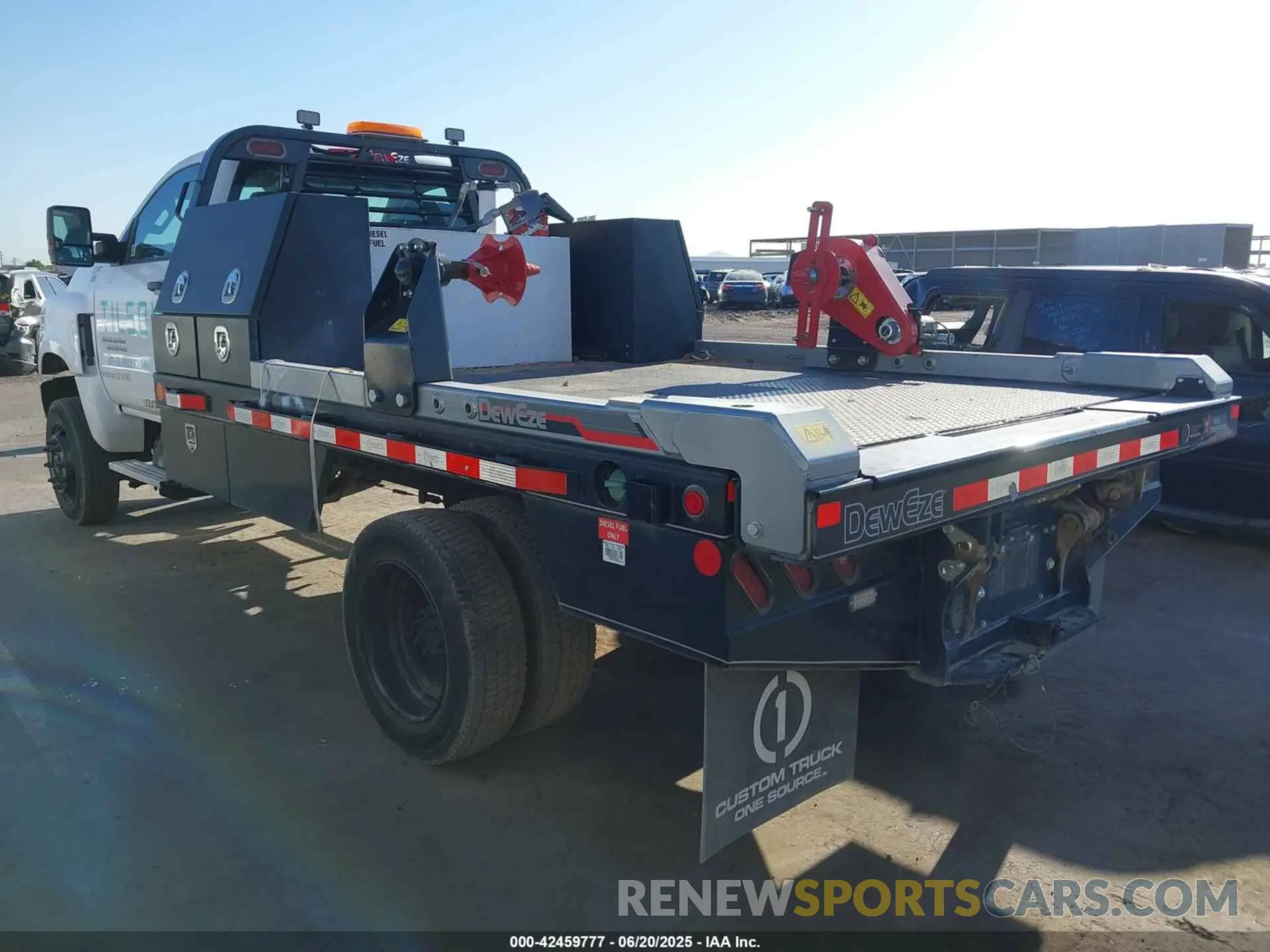 3 Фотография поврежденного автомобиля 1HTKJPVM6PH357966 CHEVROLET SILVERADO MD 2023